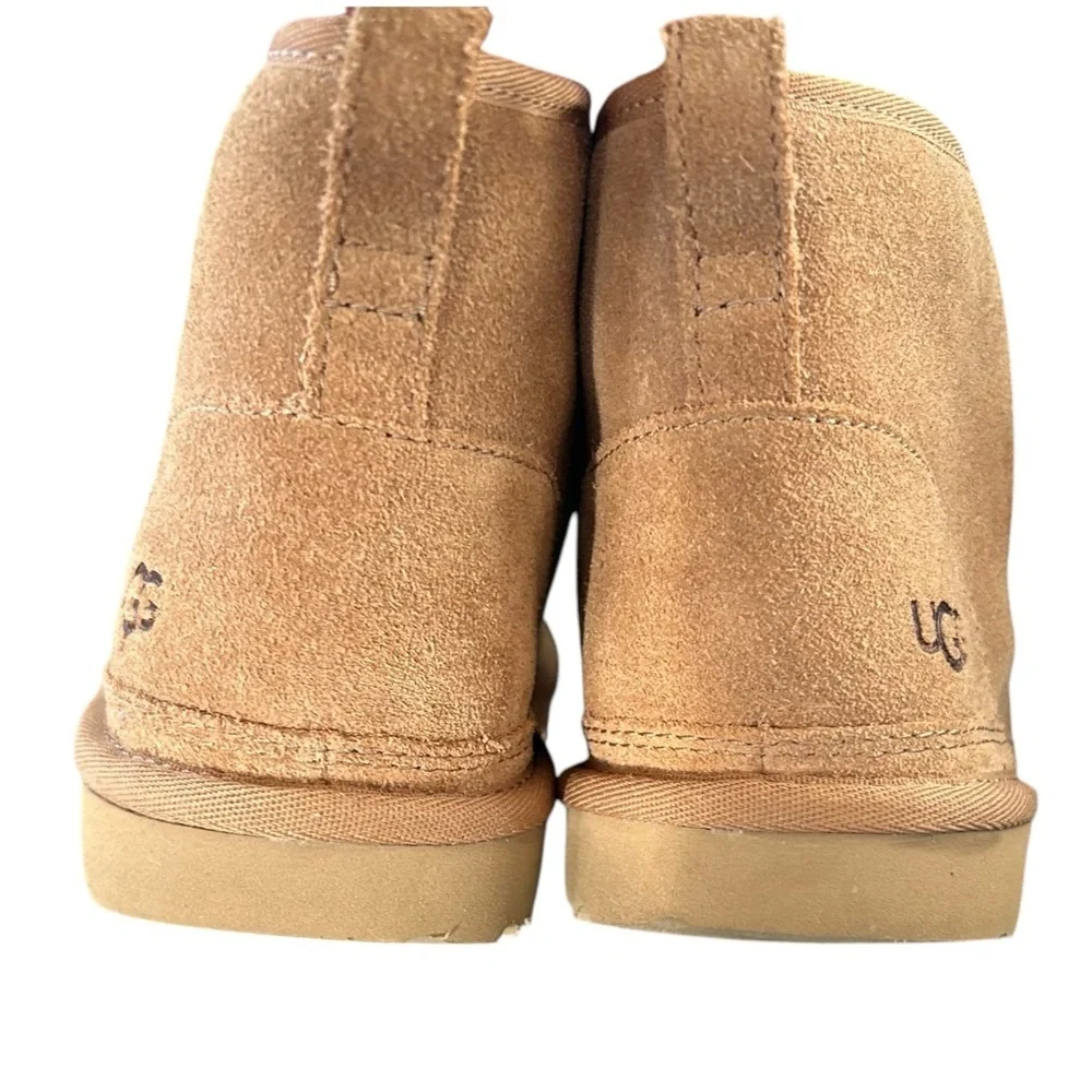 UGG‎ 8 neumel boot suede lace up shearling lined sneaker chukka bootie casual